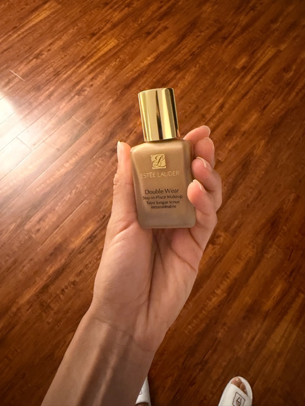 Estee Lauder Double Wear Foundation Bottle - Beige with Gold Cap - Picture 3 of 4